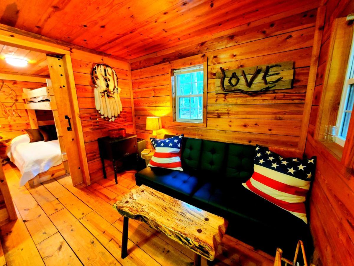 Lil' Log At Hearthstone Cabins And Camping - Pet Friendly Helen Luaran gambar